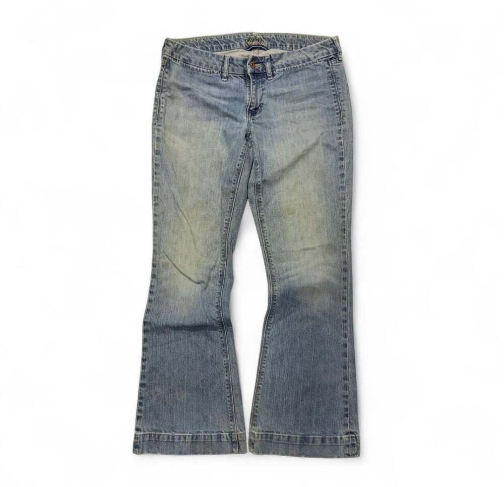 The diva Women's Light Blue Regular Rise Flare Leg Jeans
